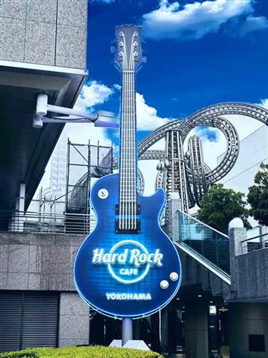 ギターネオンが目印