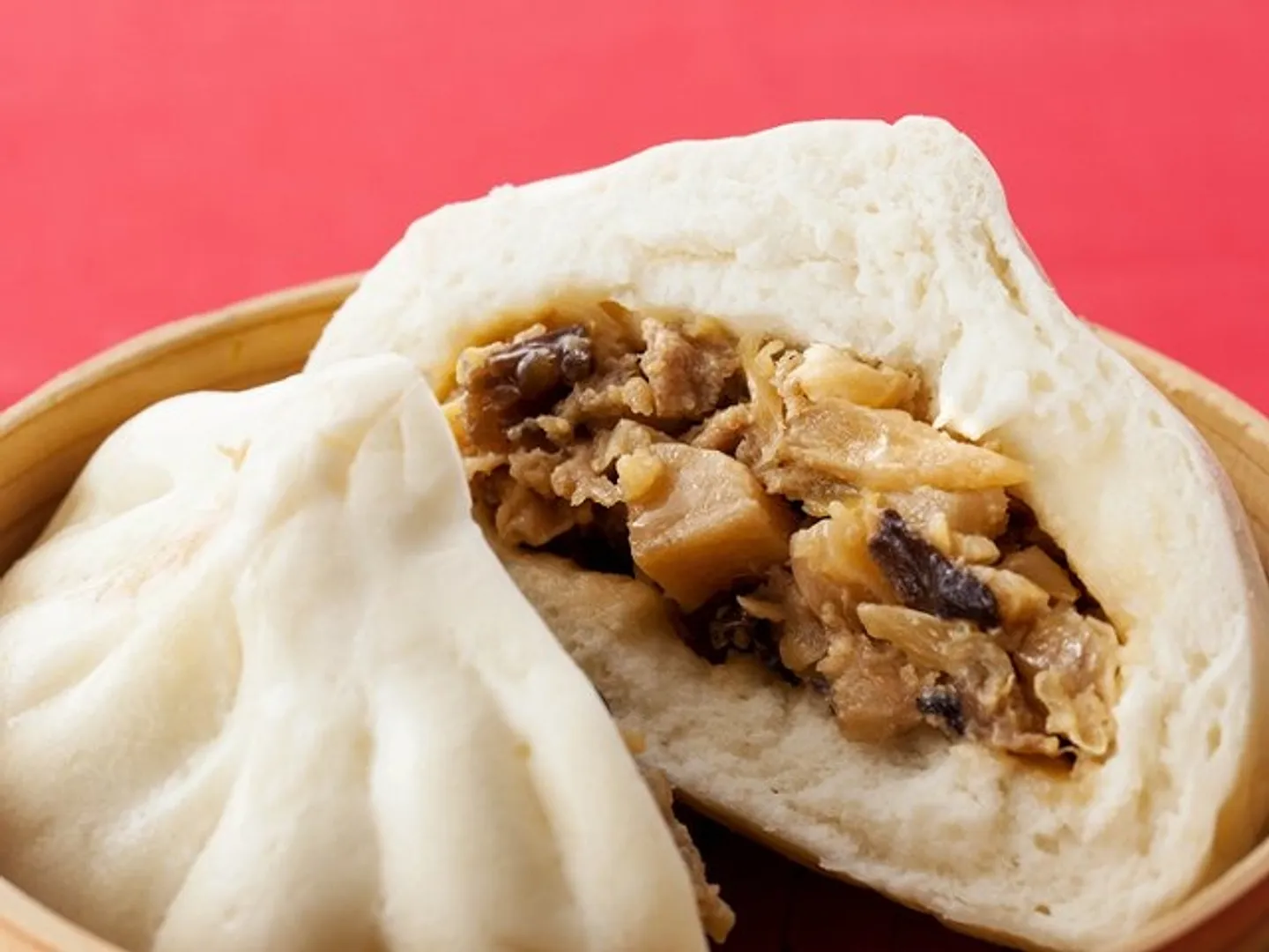 ボリューム満点、福福豚まん。250円