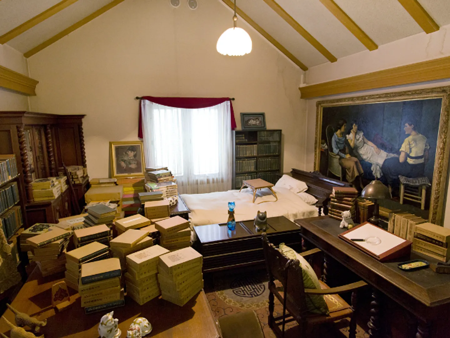 鎌倉の自宅にあった書斎を復元した記念室