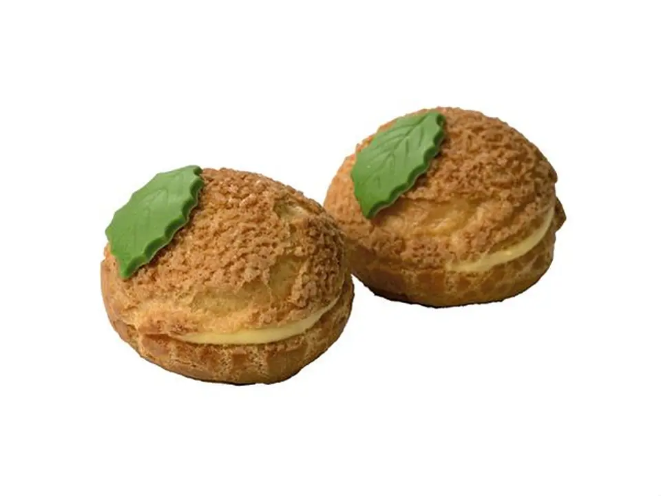 カフェで人気の「湯河原みかんシュークリーム」