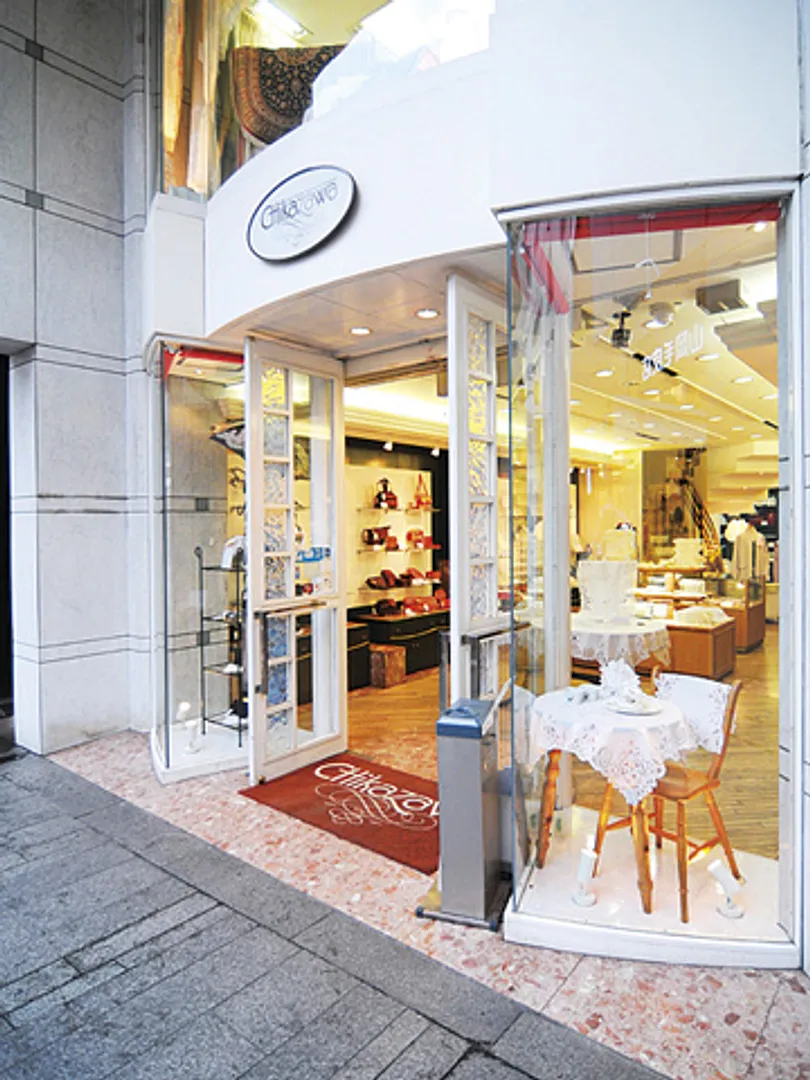 ハンカチなどは贈答用にも人気がある