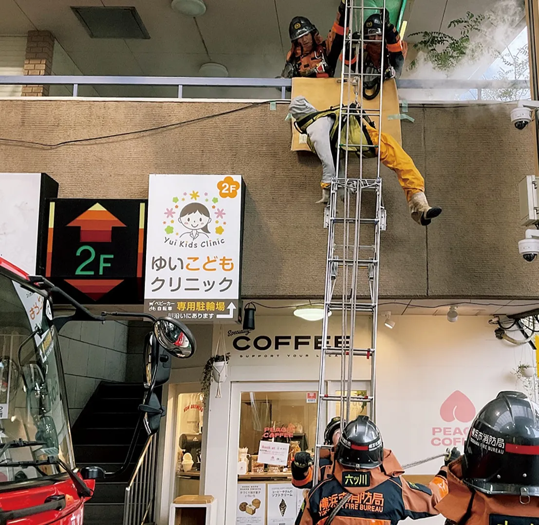 火災で逃げ遅れた人を救助する六ツ川特別救助隊