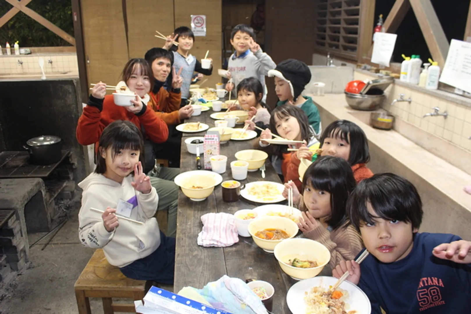 野外炊事の様子