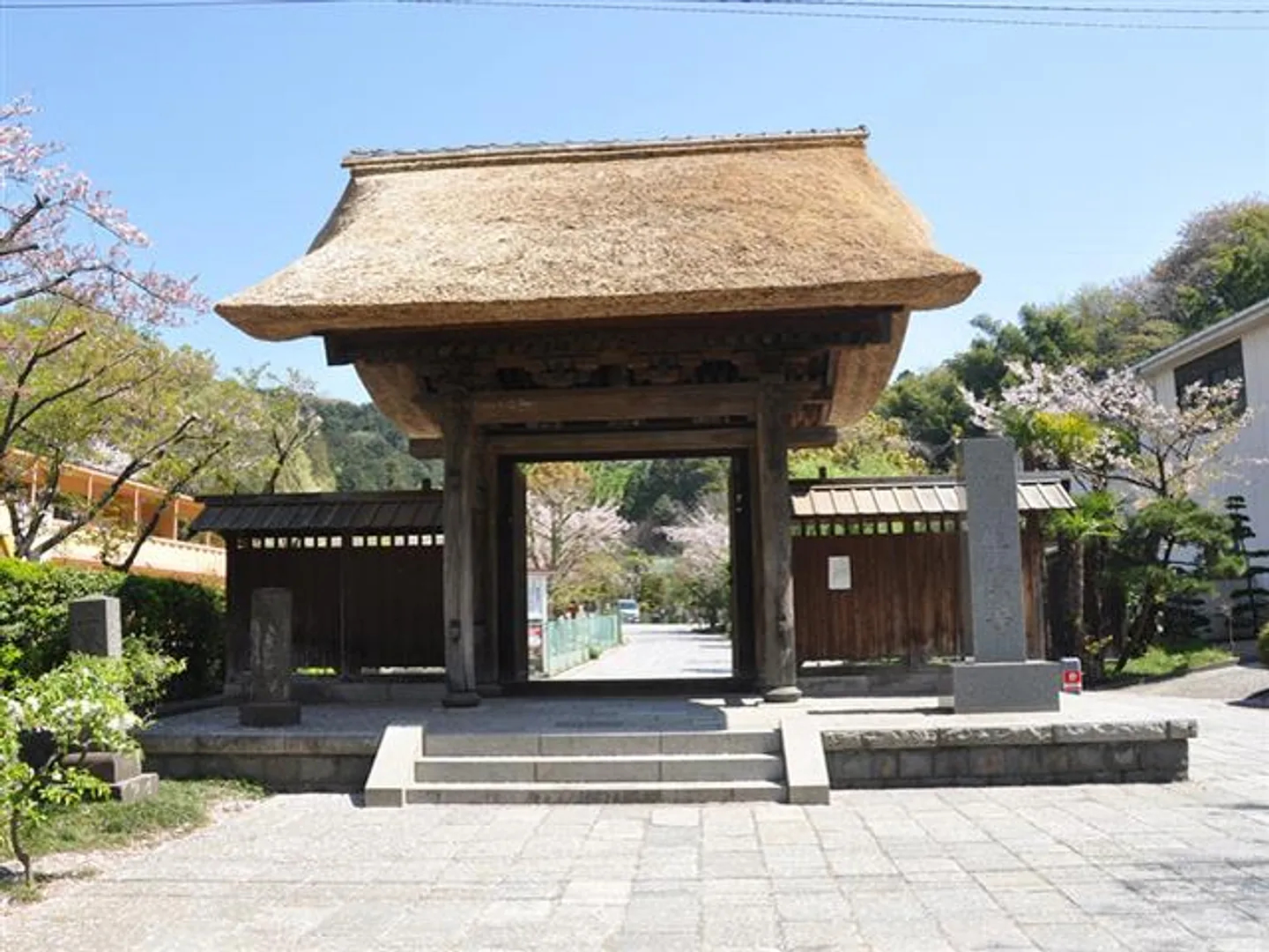 龍寳寺山門