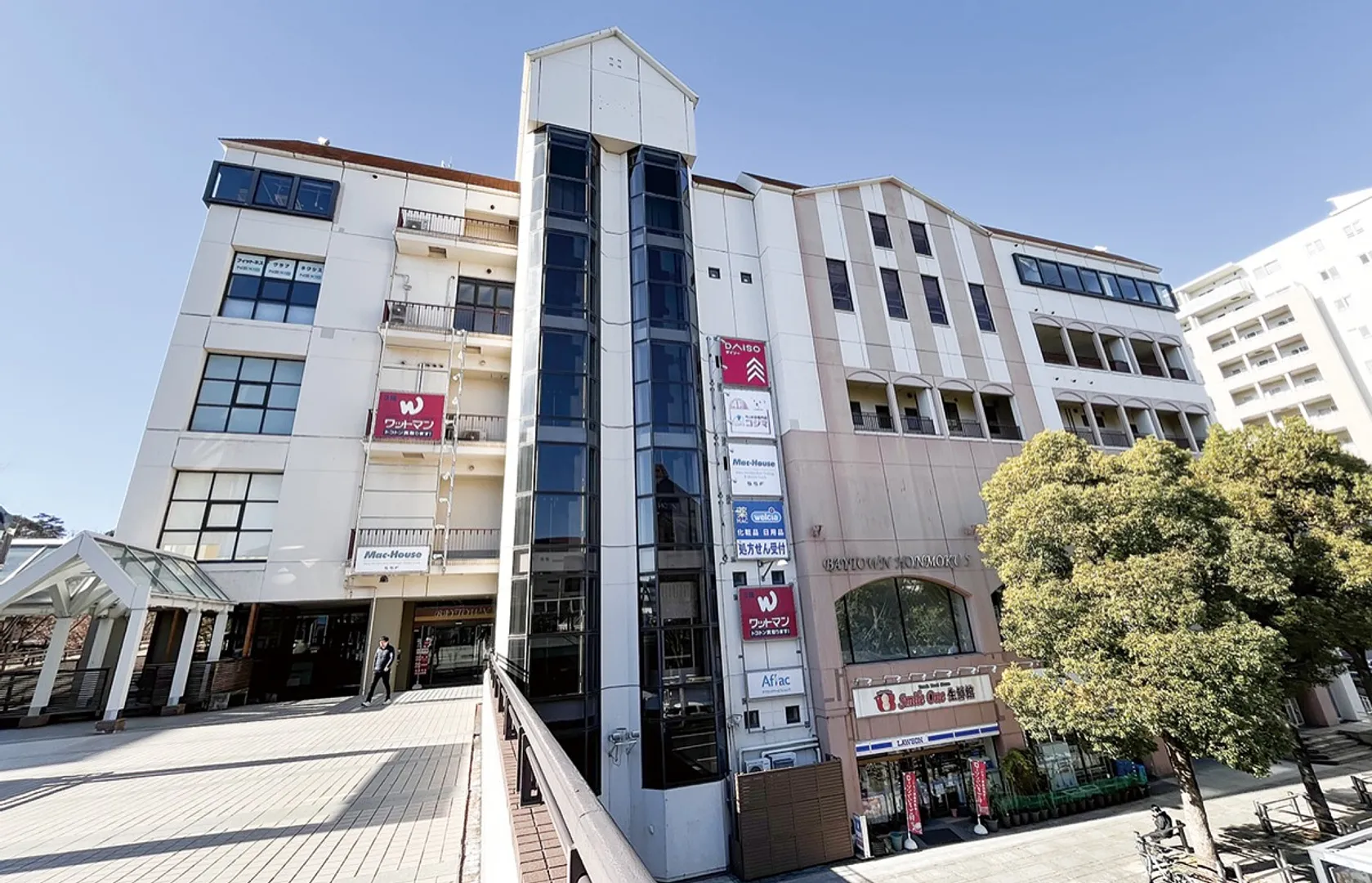 修繕工事に向けて進む建物