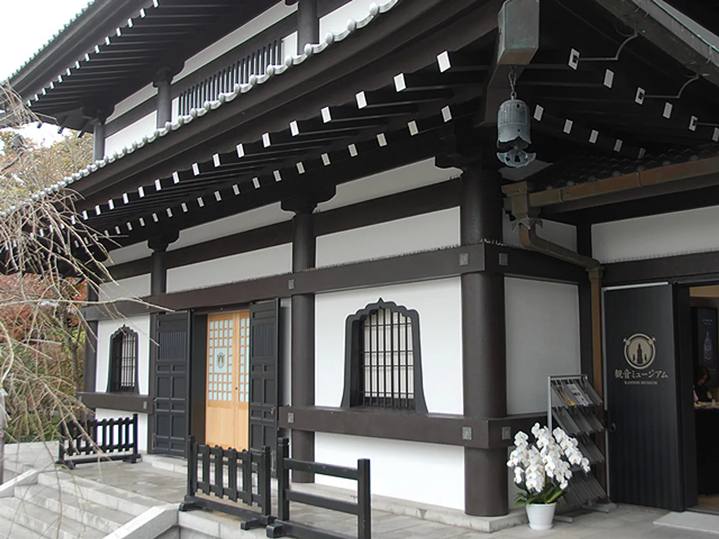A1802080b.jpg