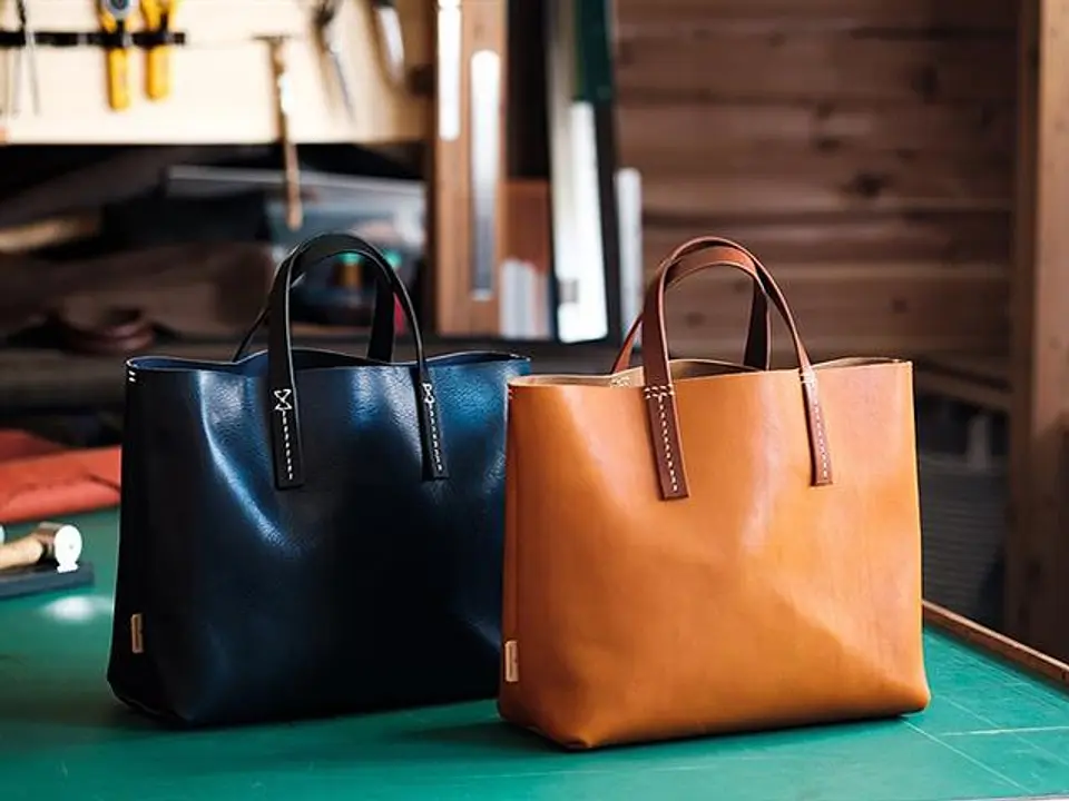 U革Mトート 24000円(税別、革によって価格が変動)