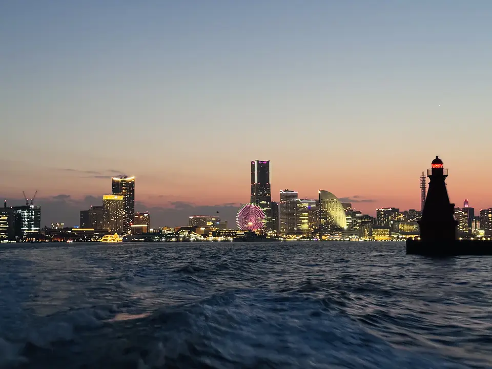 yokohama-minato-mirai-skyline-sunset-night-cruise-01
