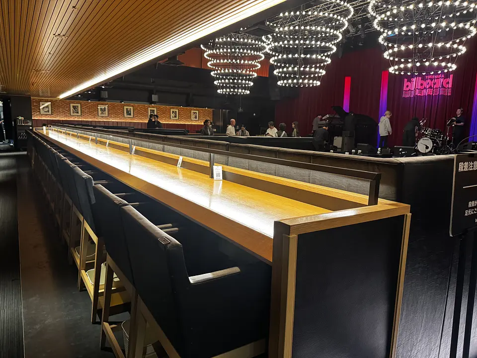 billboard-live-yokohama-counter-seats-stage-view