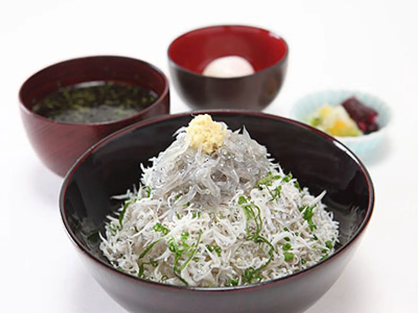 生しらす丼1760円