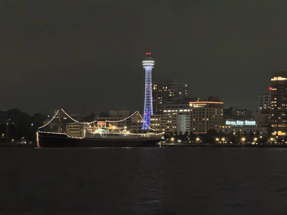 yokohama-marine-tower-hikawamaru-hotel-new-grand