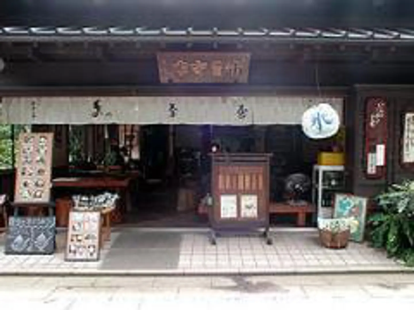 JE000131a.jpg