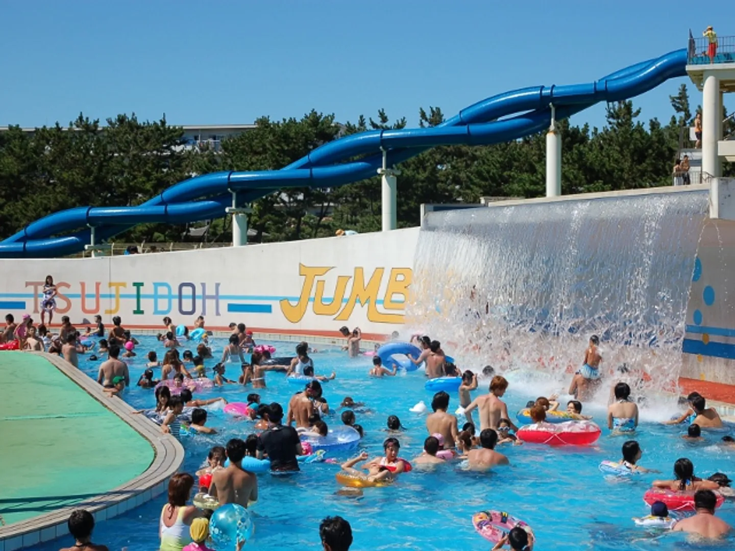 流れるプール