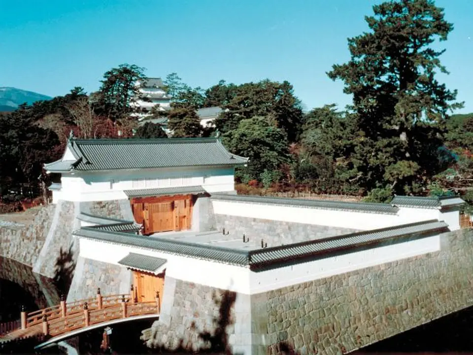 銅門