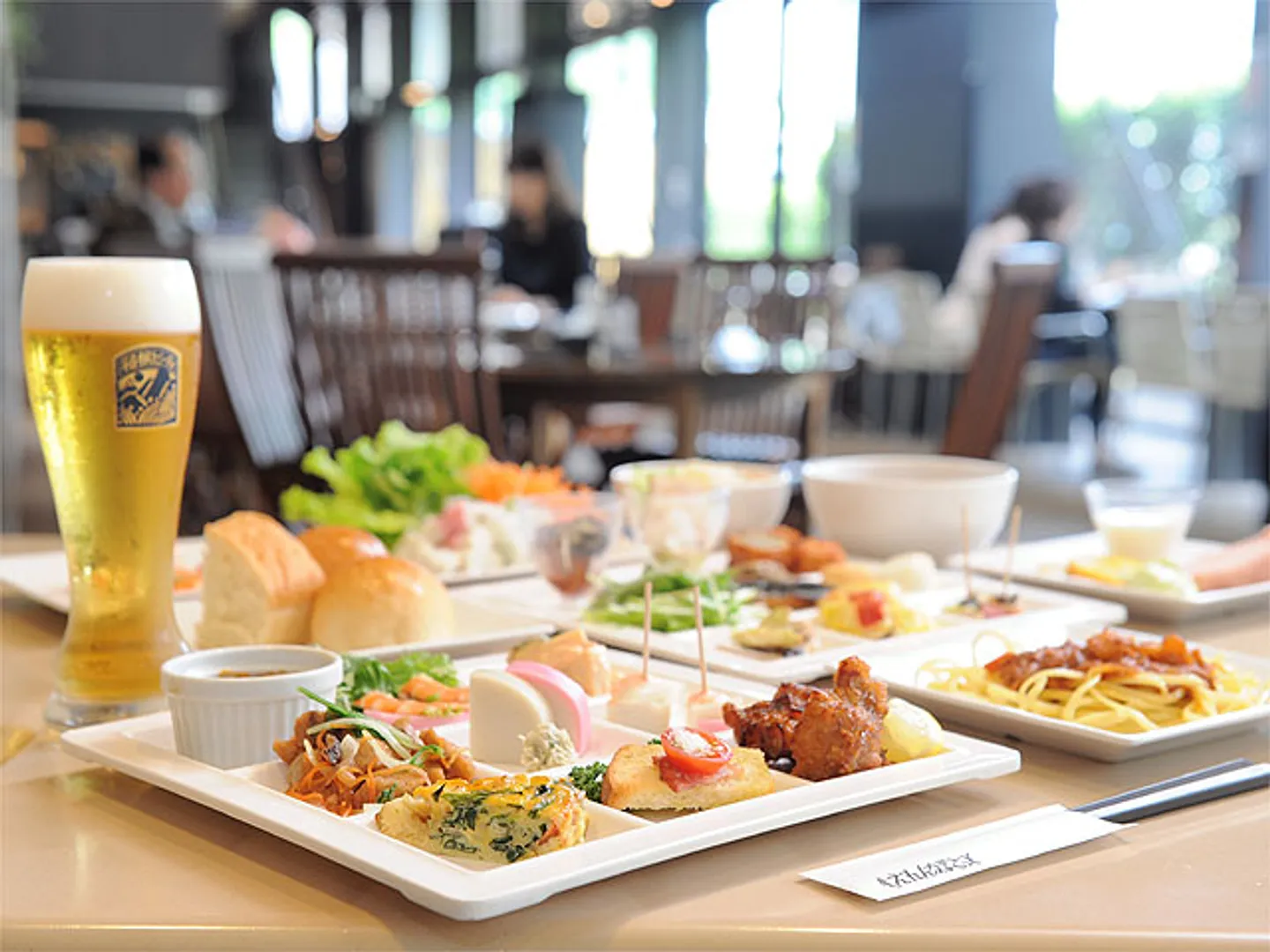 地産食材を中心としたバイキングレストラン「えれんな ごっそ」