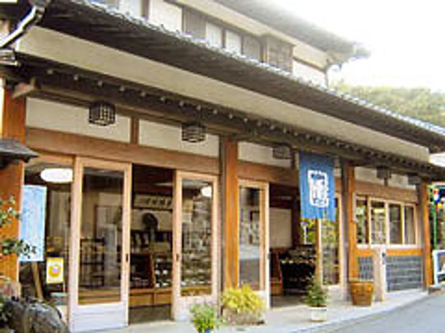 落ち着いた佇まいの歴史ある名店