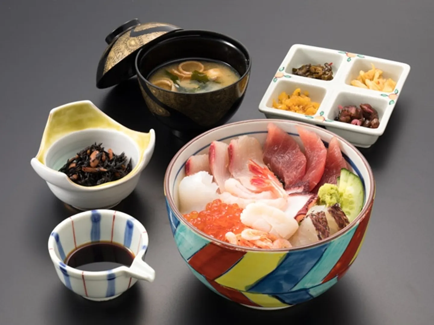 特選海鮮丼