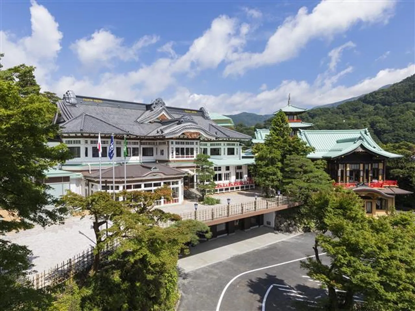 富士屋ホテル外観