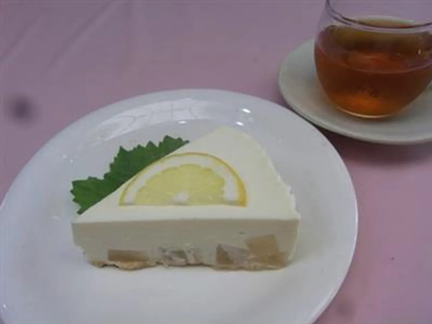 大根のワイン煮を入れたヨーグルトとチーズクリームケーキ 1カット