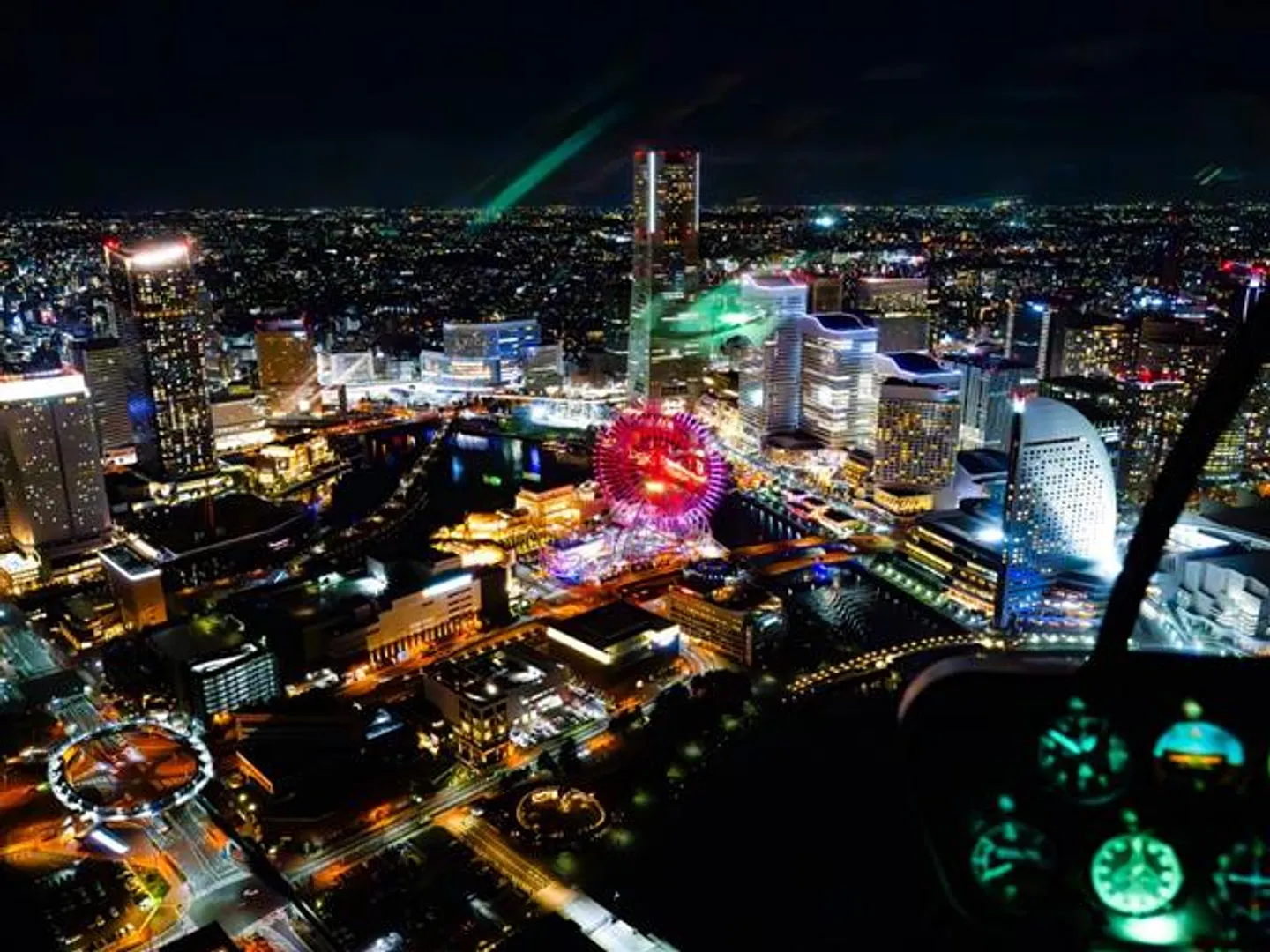 ヘリコプターからの夜景