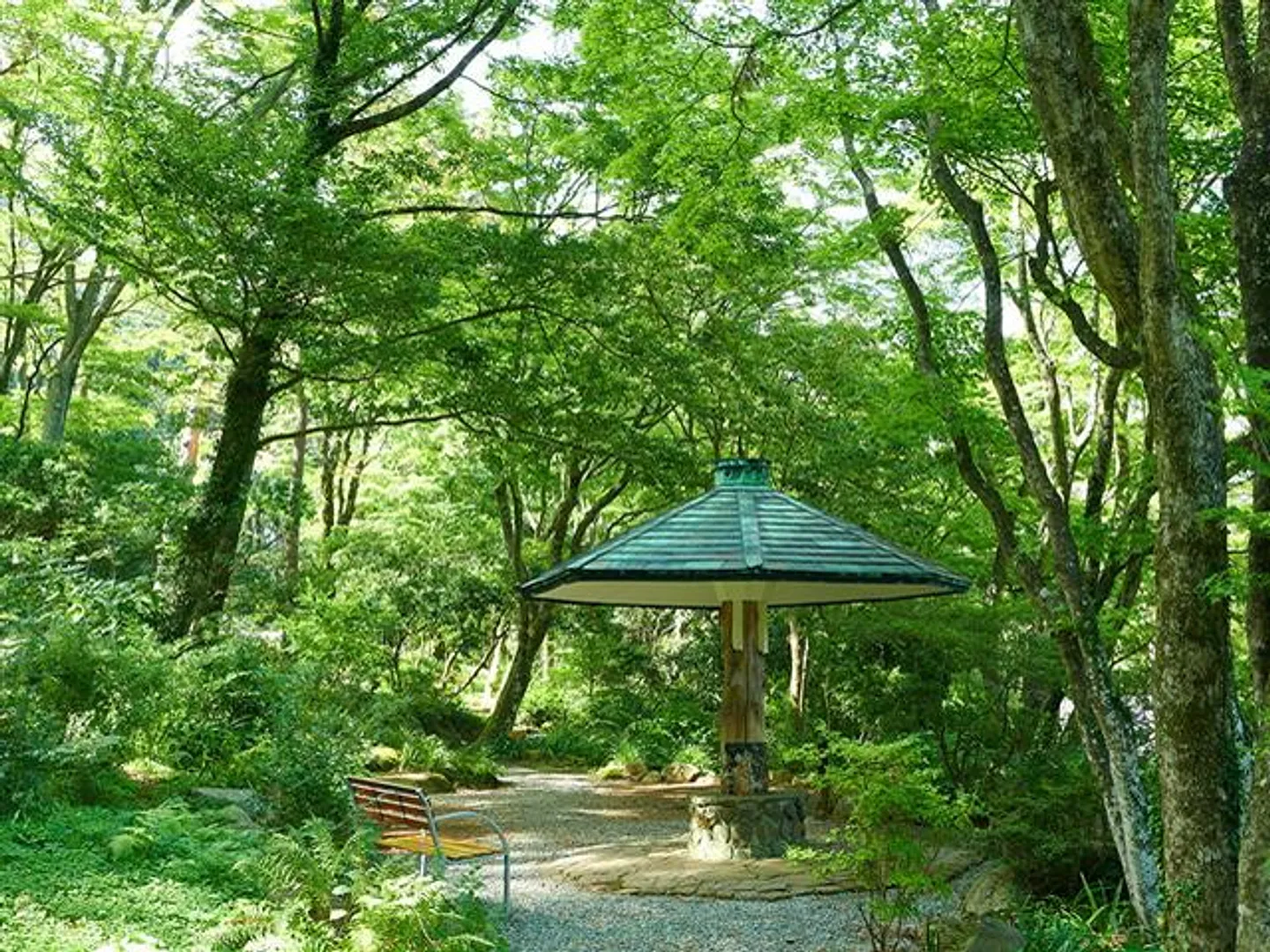 四季折々の景色が楽しめる広大な庭園