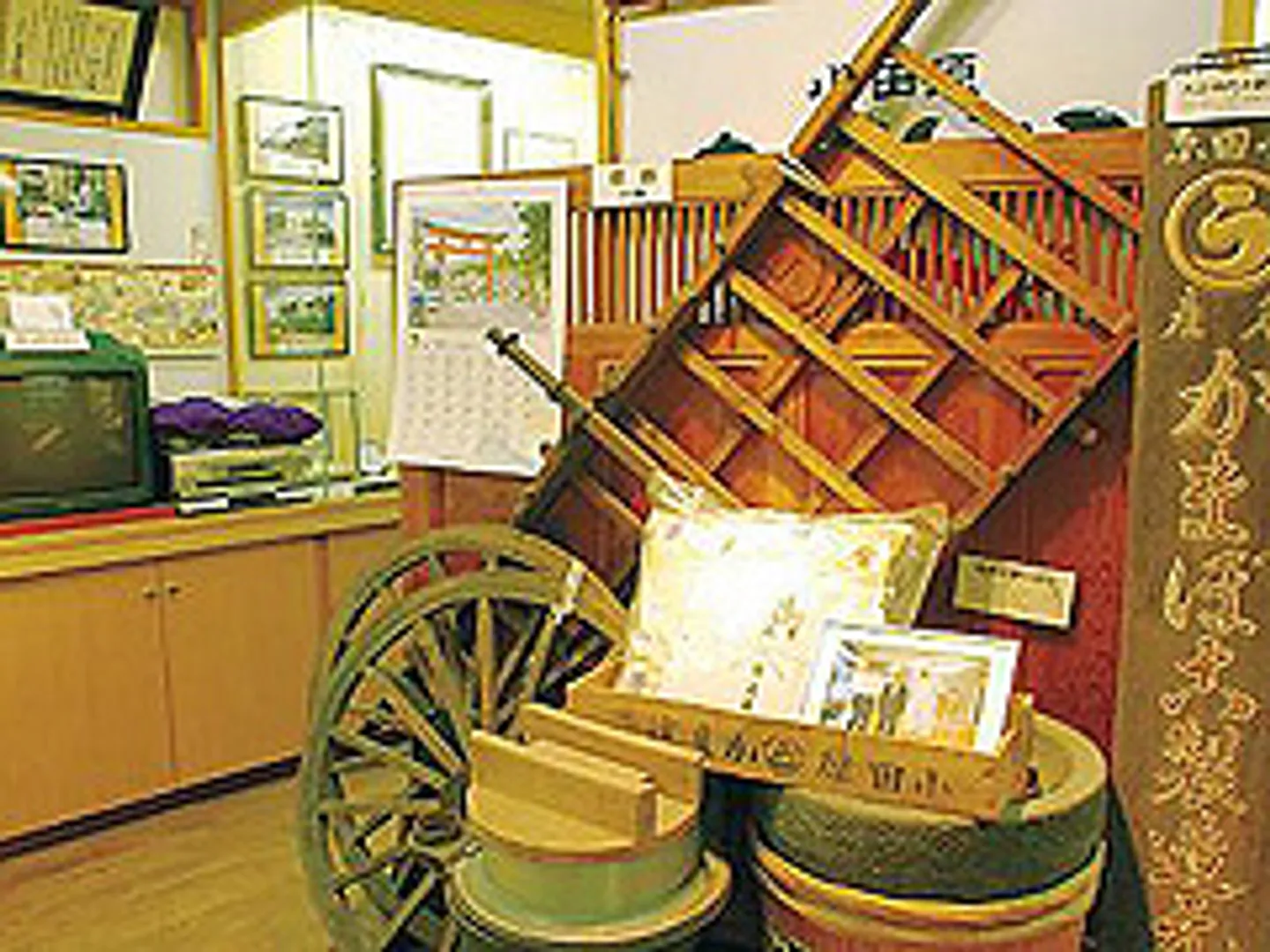 丸う田代に保管してあった調理器具や資料を展示している