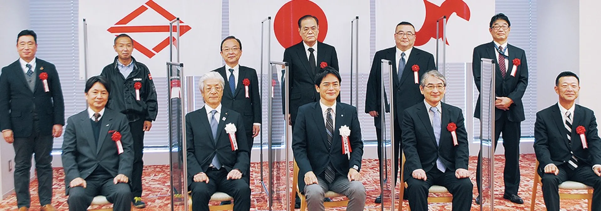 創業百五十年・百年会員企業の代表者ら