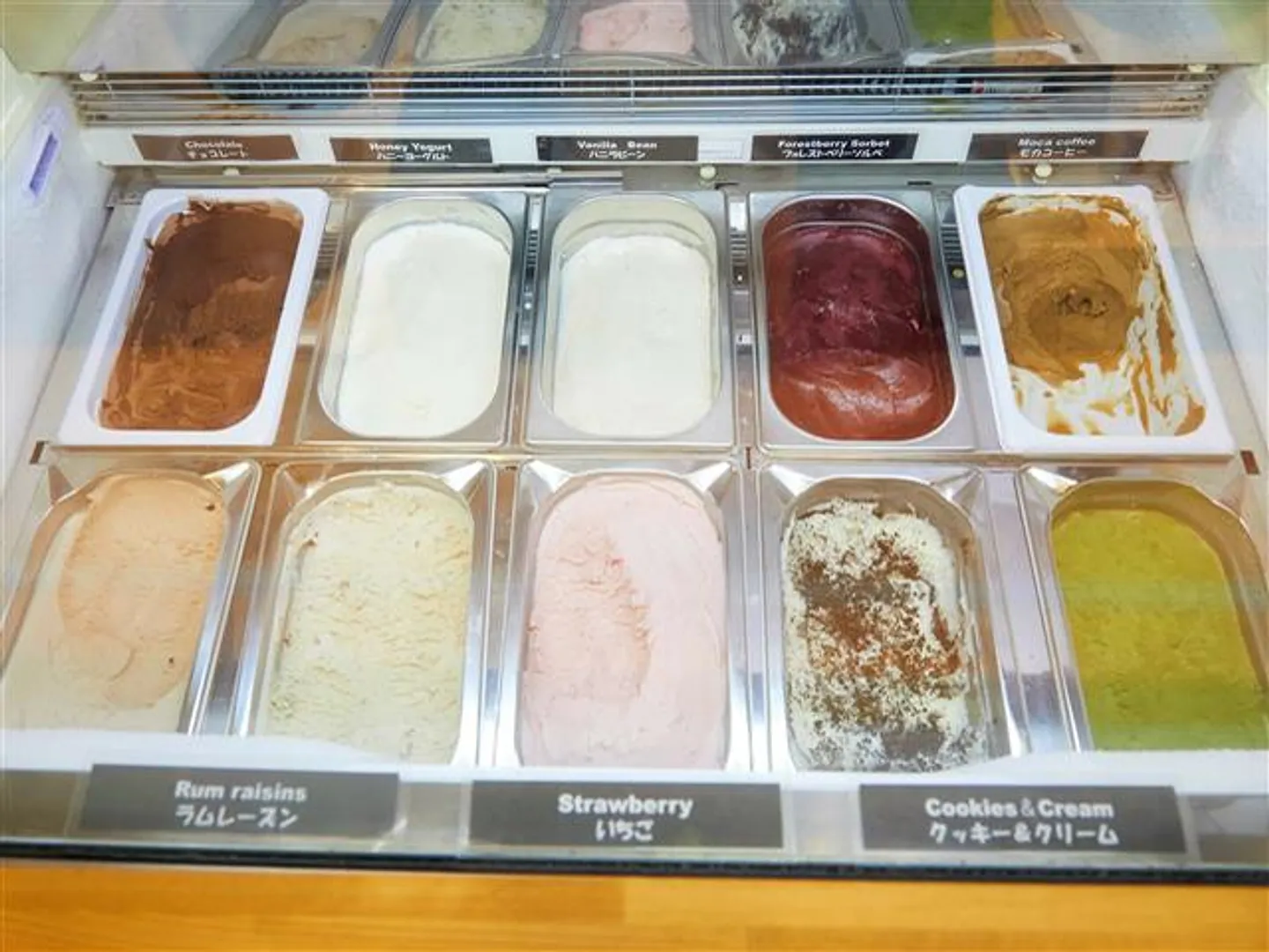 店内の製造室で毎日手作りされる「クラフトアイスクリーム」