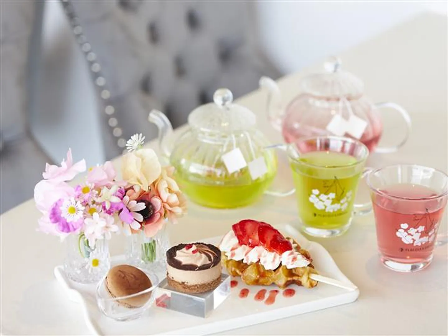 オリジナル紅茶飲み放題の「季節のプチアフタヌーンティーセット」