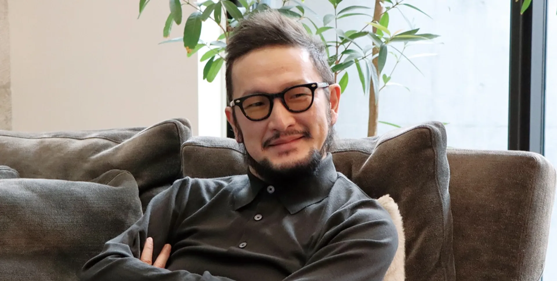 インタビューに応える中村獅童さん＝都内自宅にて