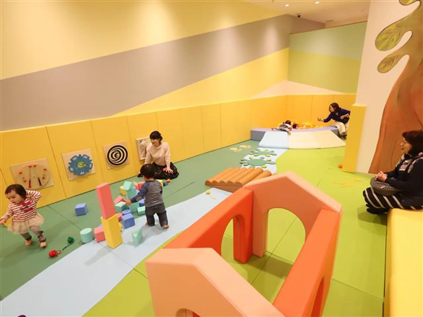 6ヶ月から24ヶ月の赤ちゃん専用コーナー「ぼうけんのしま」