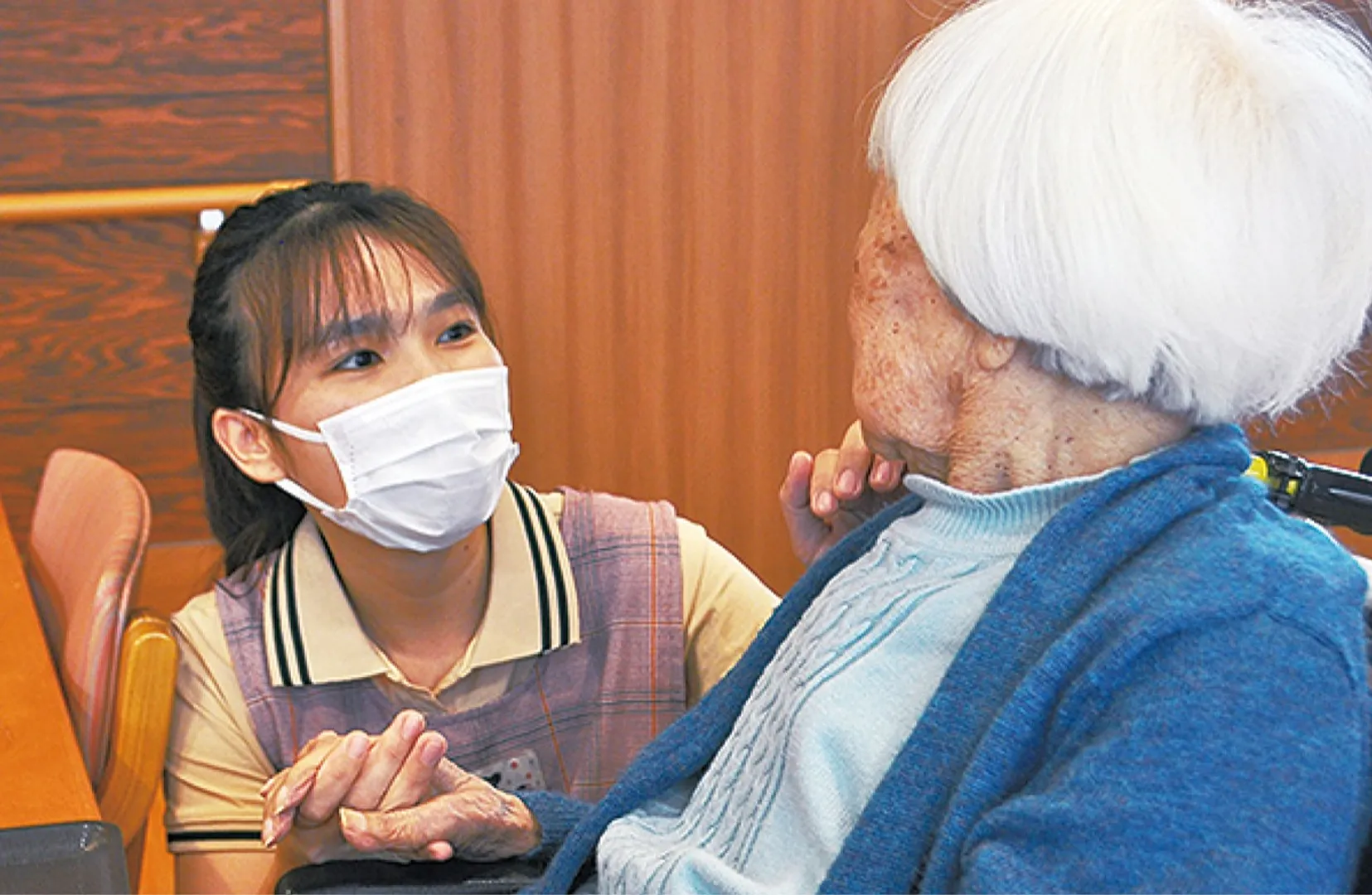 愛成会の特養で働く外国人職員。EPAで受け入れている