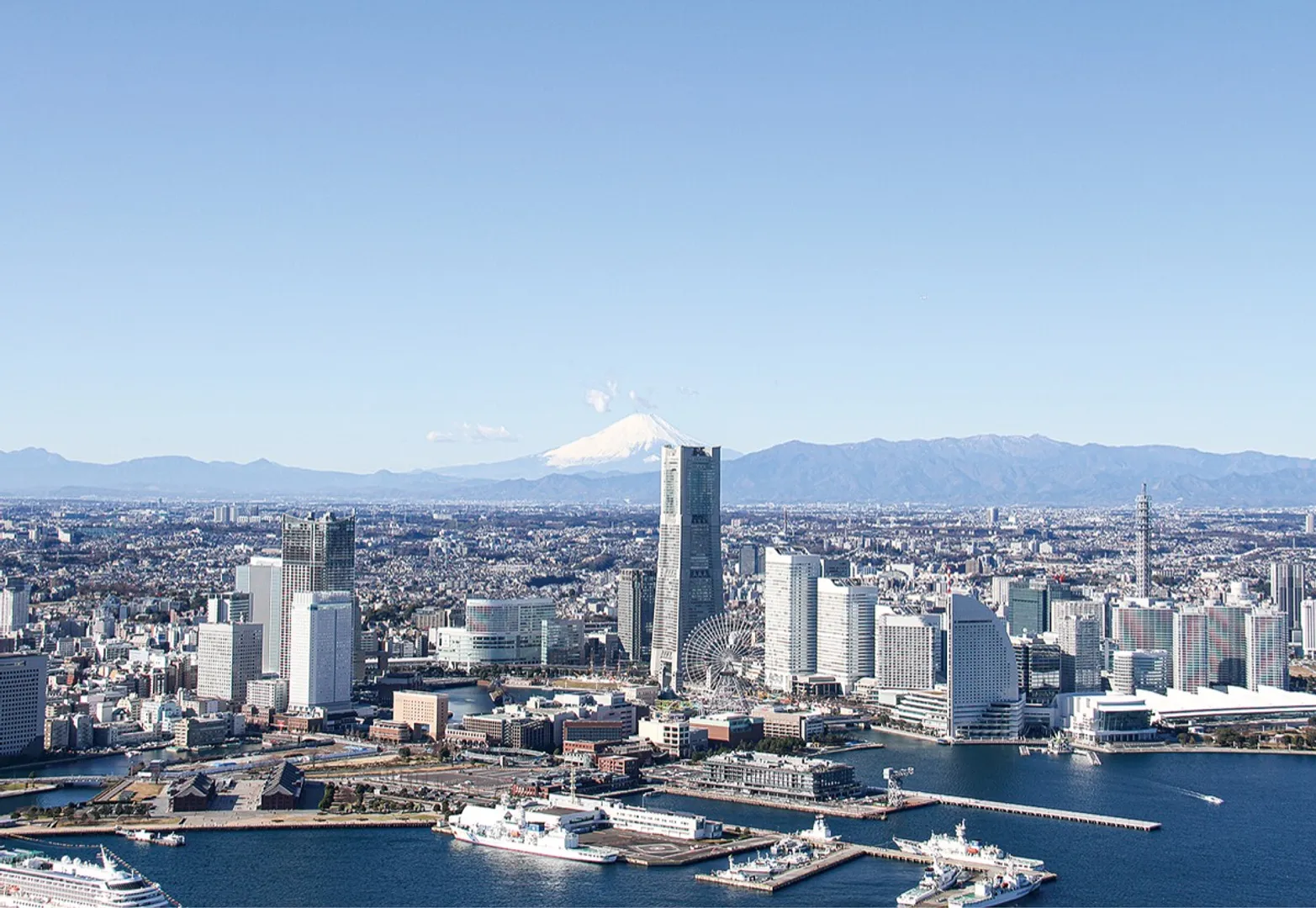 みなとみらい21地区＝横浜市消防局航空消防隊撮影