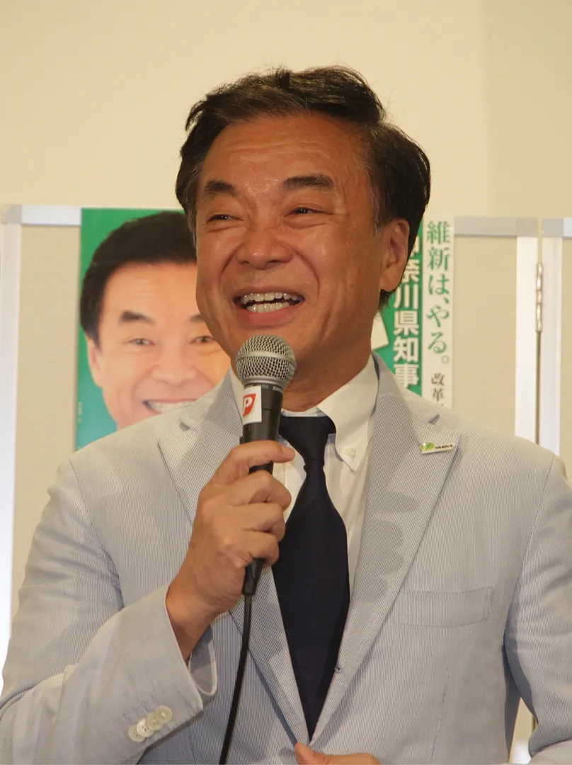 当選を喜ぶ松沢氏