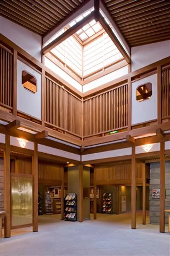 日本の伝統建築空間が広がる