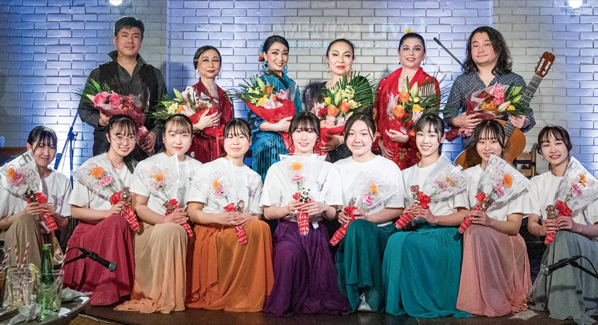 当日のライブに参加したダンス部生徒（前列）