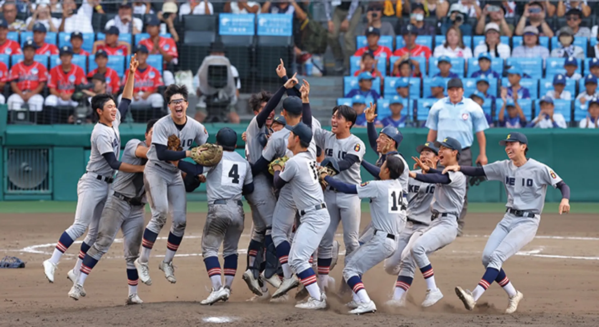 ｢世紀をまたいだ快挙｣8月23日 サンケイスポーツ＝日本新聞博物館提供