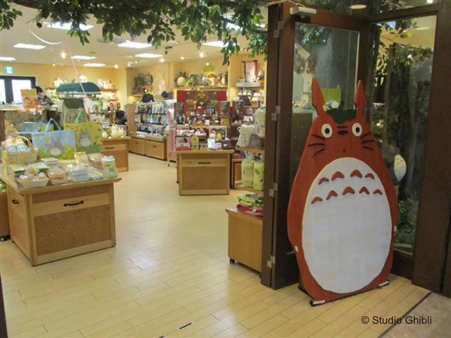 どんぐり共和国 ランドマークプラザ店 | スポット一覧