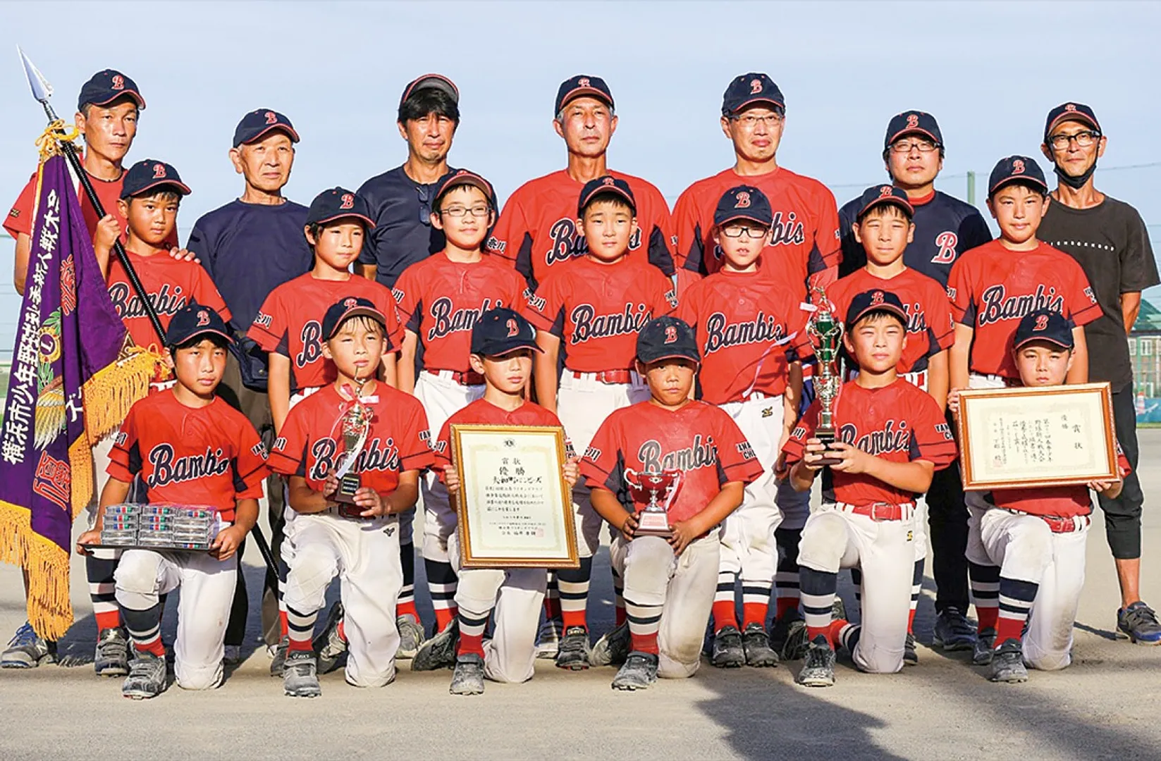 優勝を喜ぶ選手たち