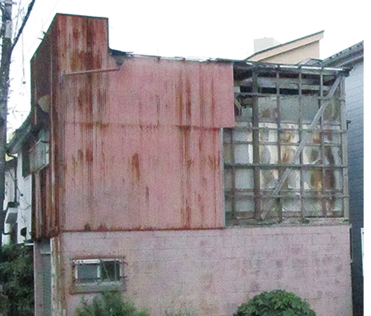 放置された空き家の一例（横浜市提供）