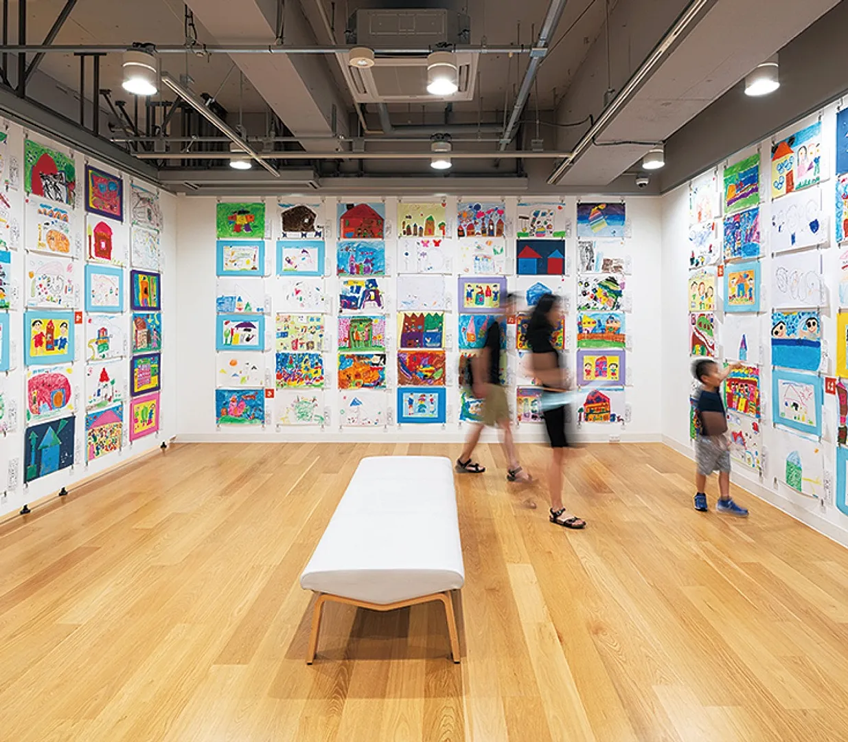 「横浜市こどもの美術展2019」の様子（photo：Ken Kato）