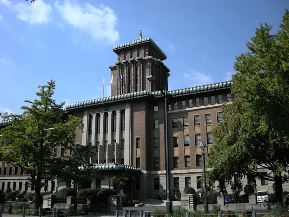 日本趣味と洋風建築が調和した和洋折衷の庁舎